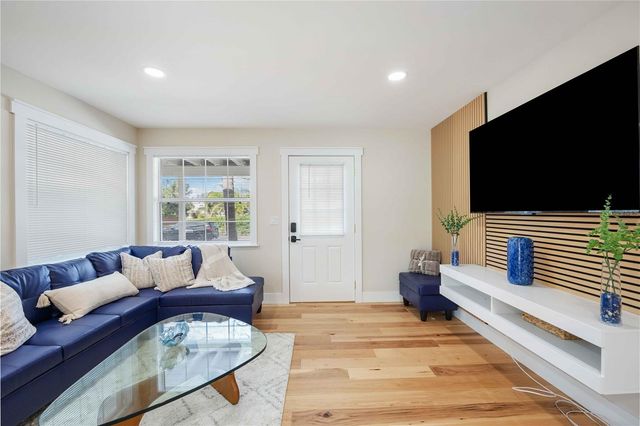 2205 FLOYD STREET, Sarasota, FL 34239