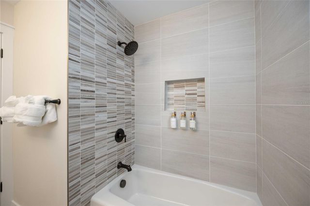 2205 FLOYD STREET, Sarasota, FL 34239