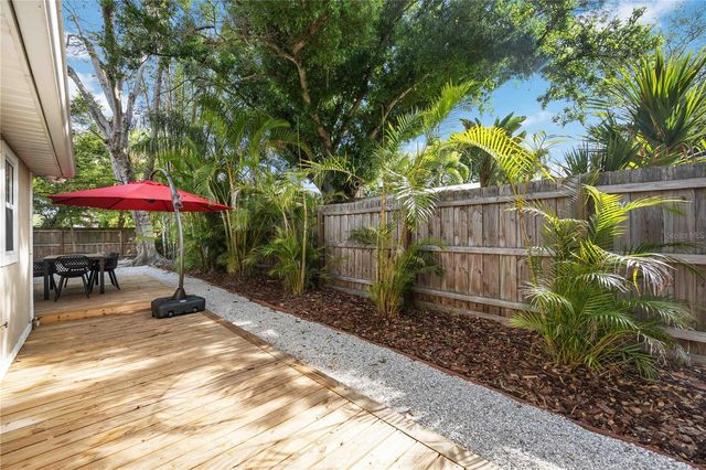 2205 FLOYD STREET, Sarasota, FL 34239