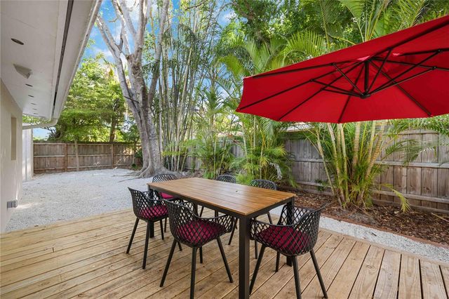 2205 FLOYD STREET, Sarasota, FL 34239