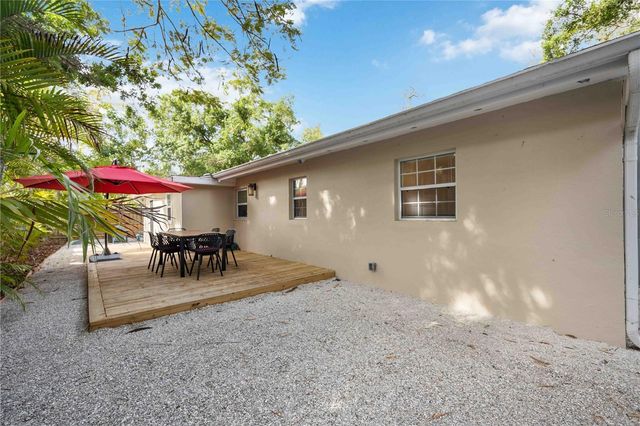 2205 FLOYD STREET, Sarasota, FL 34239