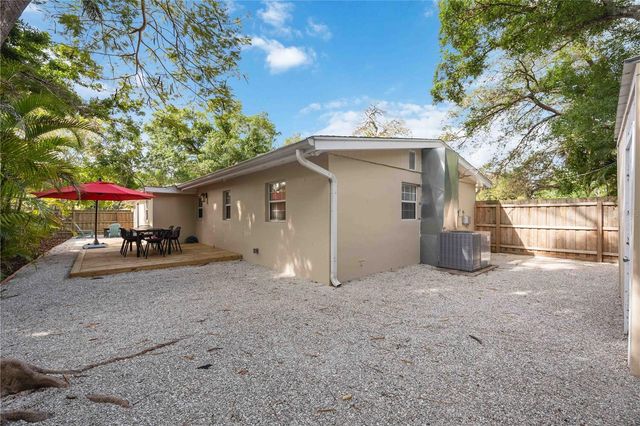 2205 FLOYD STREET, Sarasota, FL 34239