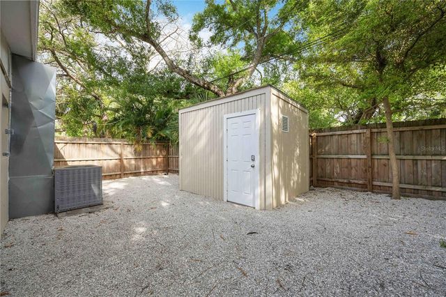 2205 FLOYD STREET, Sarasota, FL 34239