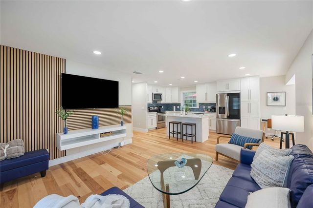 2205 FLOYD STREET, Sarasota, FL 34239