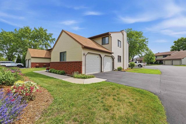 67 UNIVERSITY DRIVE, Fond Du Lac, WI 54935