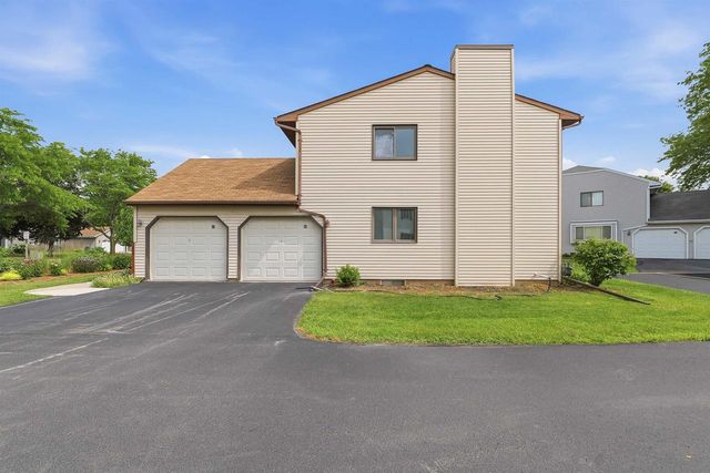 67 UNIVERSITY DRIVE, Fond Du Lac, WI 54935