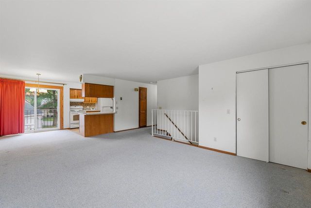 67 UNIVERSITY DRIVE, Fond Du Lac, WI 54935