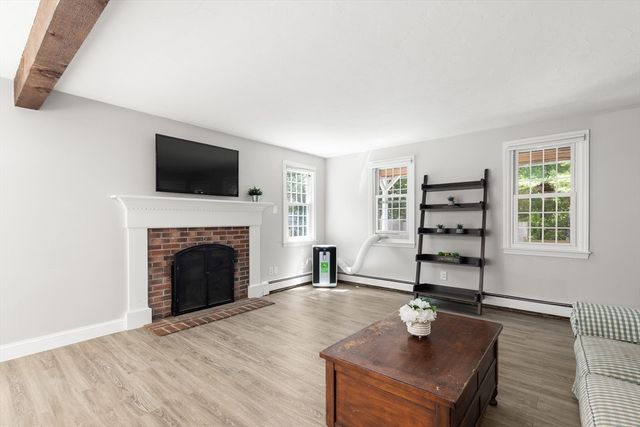 119 Hayway Rd, Falmouth, MA 02536