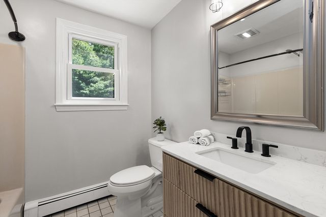119 Hayway Rd, Falmouth, MA 02536