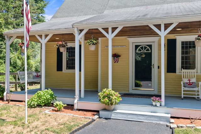 119 Hayway Rd, Falmouth, MA 02536