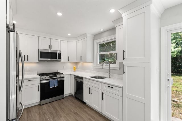 119 Hayway Rd, Falmouth, MA 02536