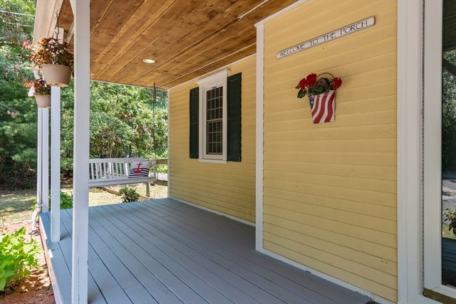 119 Hayway Rd, Falmouth, MA 02536