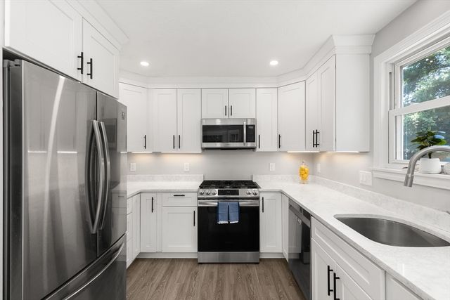 119 Hayway Rd, Falmouth, MA 02536