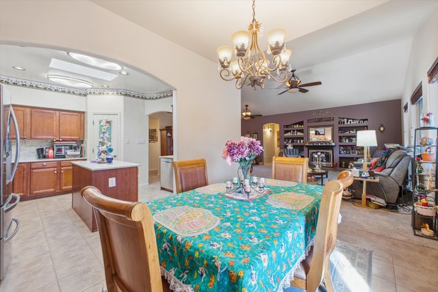 2711 Crimson Clover Street SW, Los Lunas, NM 87031