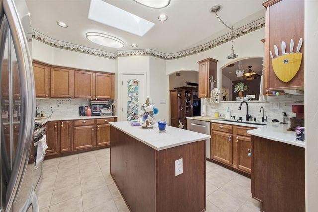 2711 Crimson Clover Street SW, Los Lunas, NM 87031