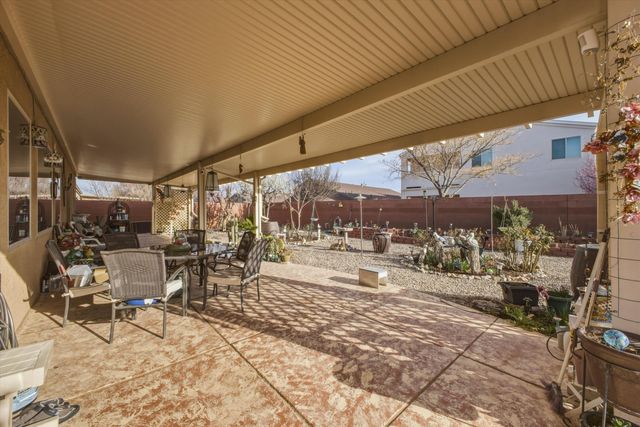 2711 Crimson Clover Street SW, Los Lunas, NM 87031