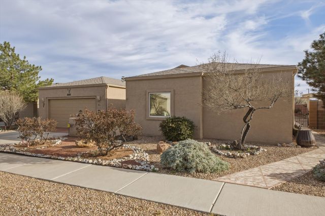 2711 Crimson Clover Street SW, Los Lunas, NM 87031