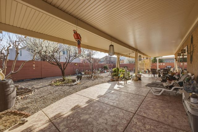 2711 Crimson Clover Street SW, Los Lunas, NM 87031