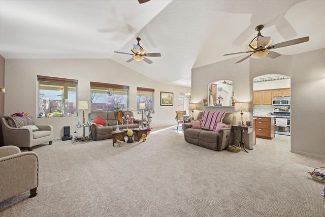 2711 Crimson Clover Street SW, Los Lunas, NM 87031