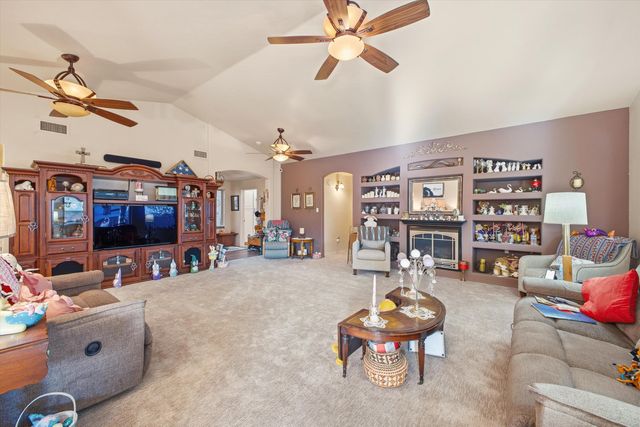 2711 Crimson Clover Street SW, Los Lunas, NM 87031