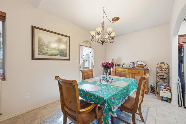 2711 Crimson Clover Street SW, Los Lunas, NM 87031