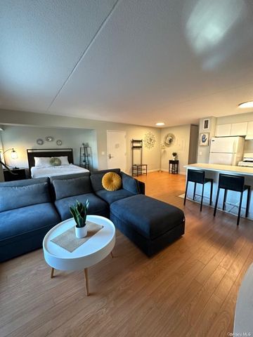 170 W Broadway Street W 3I, Long Beach, NY 11561