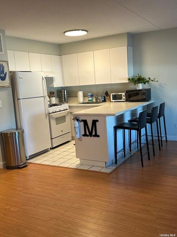 170 W Broadway Street W 3I, Long Beach, NY 11561