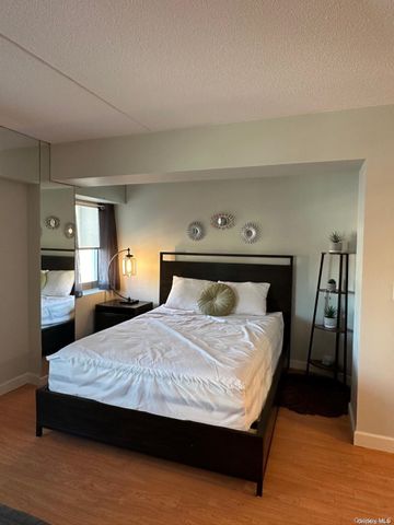 170 W Broadway Street W 3I, Long Beach, NY 11561