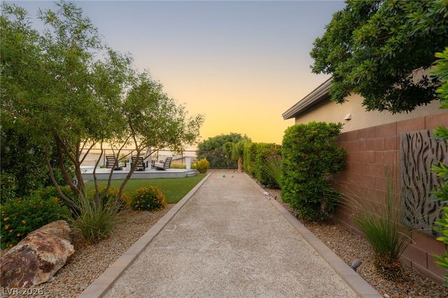 6100 Stone Rise Street, Las Vegas, NV 89135
