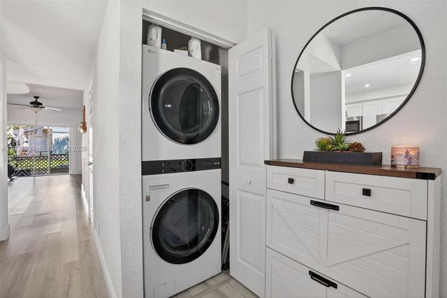 8251 San Carlos Cir, Tamarac, FL 33321