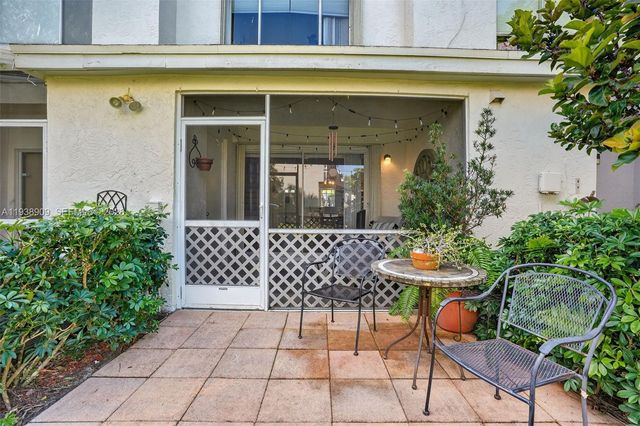 8251 San Carlos Cir, Tamarac, FL 33321