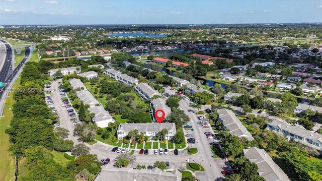 8251 San Carlos Cir, Tamarac, FL 33321