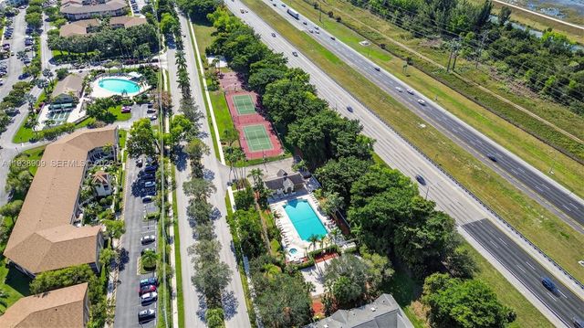 8251 San Carlos Cir, Tamarac, FL 33321