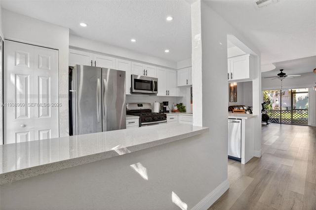 8251 San Carlos Cir, Tamarac, FL 33321