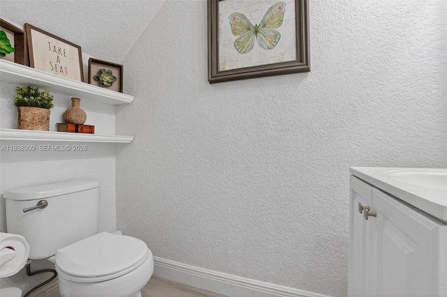 8251 San Carlos Cir, Tamarac, FL 33321