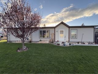 540 N Hunt St, Athena, OR 97813