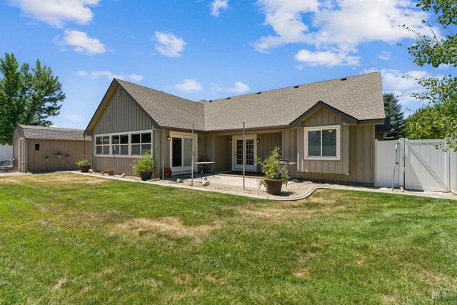 16566 N Yorkshire Lane, Nampa, ID 83687