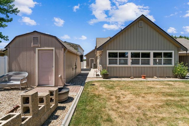 16566 N Yorkshire Lane, Nampa, ID 83687