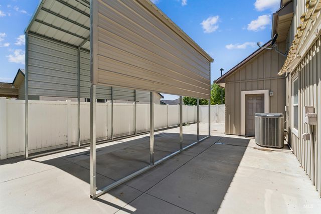 16566 N Yorkshire Lane, Nampa, ID 83687