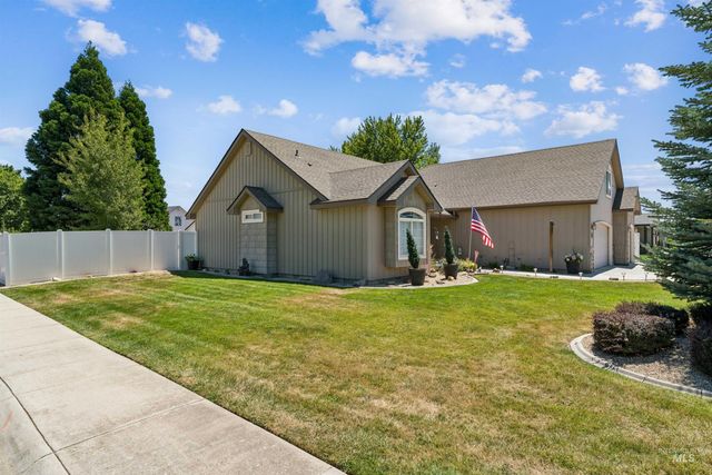 16566 N Yorkshire Lane, Nampa, ID 83687