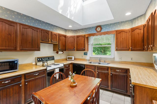 10 Logwood Circle, Essex, VT 05452