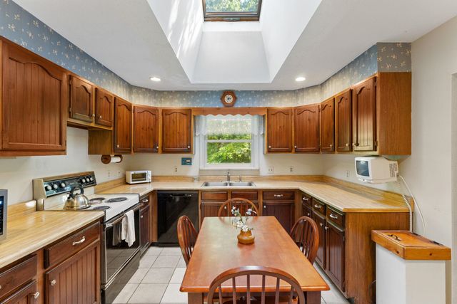 10 Logwood Circle, Essex, VT 05452