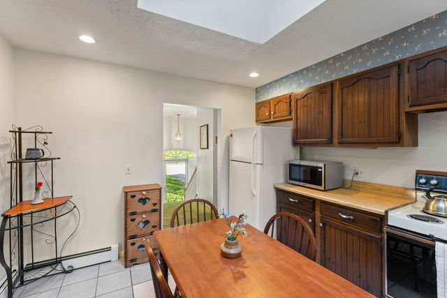 10 Logwood Circle, Essex, VT 05452