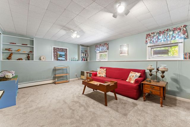 10 Logwood Circle, Essex, VT 05452