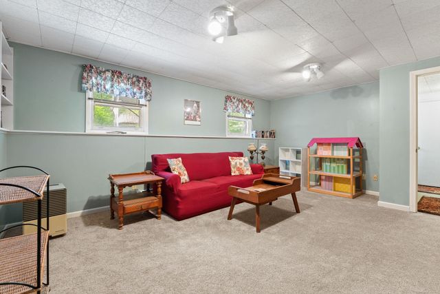 10 Logwood Circle, Essex, VT 05452