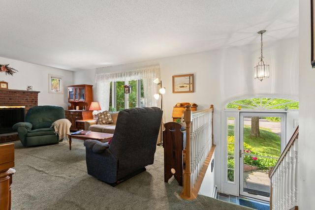 10 Logwood Circle, Essex, VT 05452