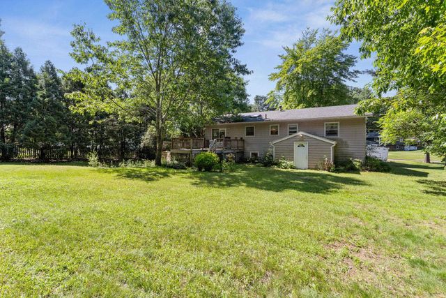 10 Logwood Circle, Essex, VT 05452