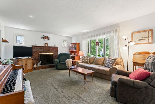 10 Logwood Circle, Essex, VT 05452