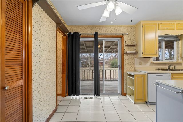 838 S Cherry Street, Siloam Springs, AR 72761