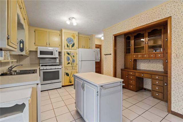 838 S Cherry Street, Siloam Springs, AR 72761